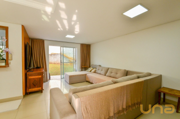 Casa à venda, 256 m² por R$ 1.980.000,00 - São Lourenço - Curi