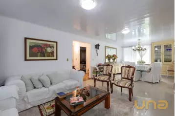 Casa com 150m² no Atuba