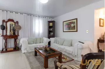 Casa com 150m² no Atuba