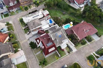 Casa em condomínio no BUTIATUVINHA com 374,25m²