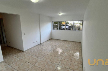 Apartamento com 3 dormitórios para alugar, 71 m² por R$ 2.300/