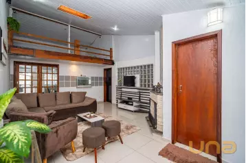 Casa com três quartos no Boa Vista