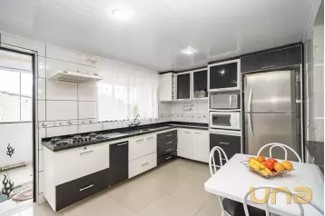 Casa com três quartos no Boa Vista