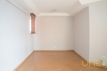 Apartamento com 3 dormitórios para alugar, 72 m² por R$ 2.400,