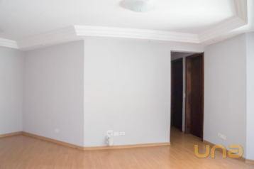 Apartamento com 3 dormitórios para alugar, 72 m² por R$ 2.400,