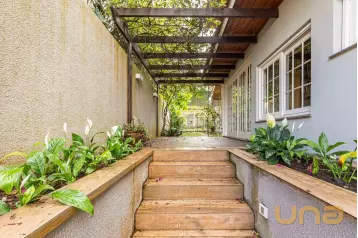 Casa à venda no Bom Retiro Curitiba