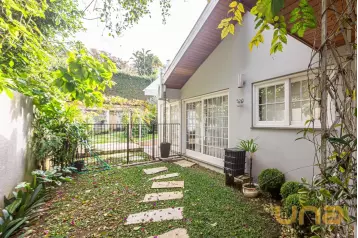 Casa à venda no Bom Retiro Curitiba
