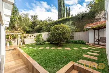 Casa à venda no Bom Retiro Curitiba