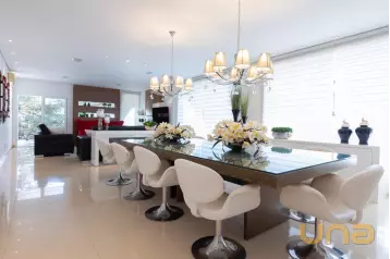 Casa com 600m² no Alphaville Graciosa