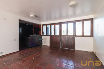 Casa no Vista Alegre de 600,00 m²  - 04976.001-RZ
