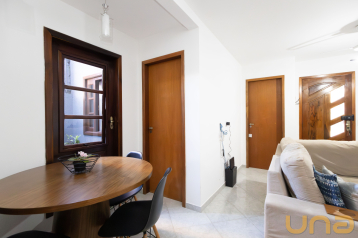Casa em ALMIRANTE TAMANDARÉ com 81,64m²