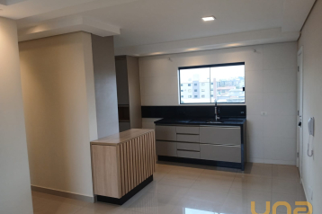 Apartamento em PINHAIS com 91,80m²
