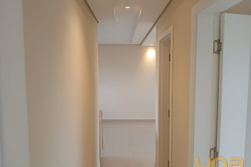 Apartamento em PINHAIS com 91,80m²