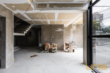 Casa no Alto da Glória de 463,81 m²  - 04981.001-RZ