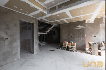 Casa no Alto da Glória de 463,81 m²  - 04981.001-RZ