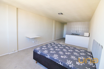 Imobiliária Cilar Aluga Kitnet no Centro com 31,34m², Ref. 076