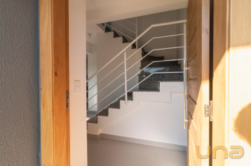 SOBRADO COM 3 QUARTOS - ÁREA TOTAL 85,30m² - SANTA CANDIDA - R