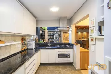 Sobrado em Condomínio com 1 suíte