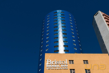 APARTAMENTO COM 01 QUARTO - ÁREA TOTAL 75,34m² - BATEL - REF 6
