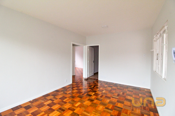 Imobiliária Cilar Aluga Casa 3 Quartos no Capão da Imbuia com 