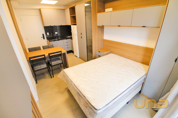 Imobiliária Cilar Aluga Studio no Centro com 28m², Ref. 07565.