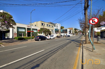 Apartamento com 3 dormitórios para alugar, 122 m² por R$ 3.000