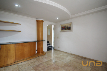 Sobrado para alugar no Uberaba com 3 quartos, sendo 1 suite