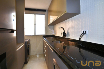 Apartamento com 3 dormitórios à venda, 51 m² por R$ 295.000,00