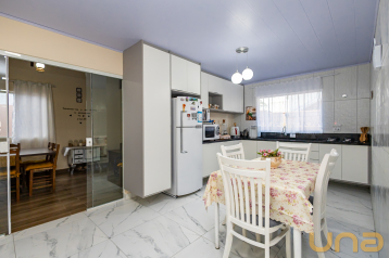 Casa com 3 dormitórios à venda com 126,00m² no Jardim Esmerald