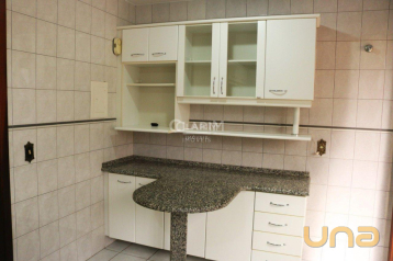 Sobrado com 3 quartos no Ouro Verde!