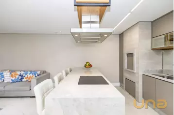 Sobrado 3 quartos no Fazendinha em frente Parque Mairi