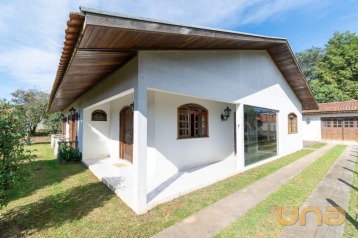 Casa com um amplo terreno à venda no Ouro Verde