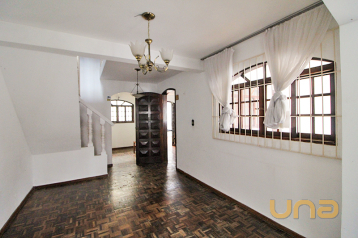 Imobiliária Cilar Aluga Sobrado 3 Quartos no CIC com 172m², Re