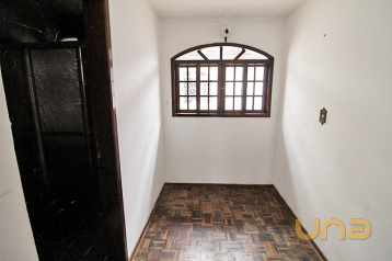 Imobiliária Cilar Aluga Sobrado 3 Quartos no CIC com 172m², Re