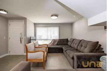 Sobrado  com 3 quartos sendo uma  suite no Atuba