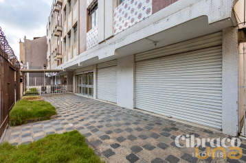 Loja para alugar no São Francisco com 242,6m² 