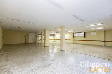 Loja para alugar no São Francisco com 242,6m² 