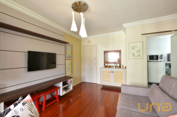 Apartamento com 3 dormitórios à venda, 92 m² por R$ 920.000,00