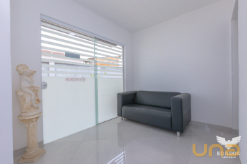 Casa comercial em SANTA FELICIDADE com 300m²