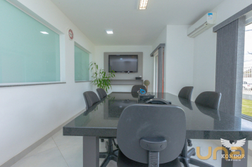 Casa comercial em SANTA FELICIDADE com 300m²