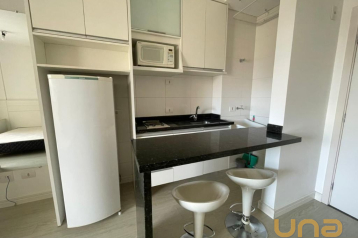 Apartamento com 1 dormitório para alugar, 30 m² por R$ 2.386,0