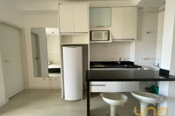 Apartamento com 1 dormitório para alugar, 30 m² por R$ 2.386,0
