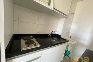 Apartamento com 1 dormitório para alugar, 30 m² por R$ 2.386,0