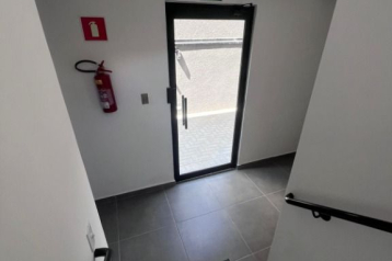 Studio com 1 dormitório para alugar, 19 m² por R$ 1.800,00/mês