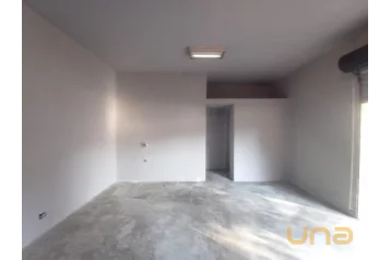 Loja no BAIRRO ALTO de 27,00 m²  - 08224.002-GL