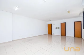 Conjunto Comercial no CABRAL de 60,87 m²  - 33589.030-GL