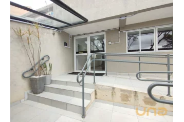 Apartamento semi mobiliado no Portão