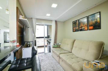 Apartamento com 2 dormitórios à venda, 64 m² por R$ 560.000,00