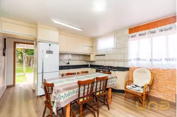 Sobrado em São José dos Pinhais