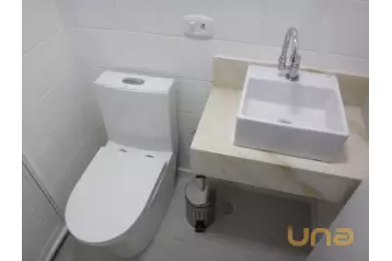 Conjunto Comercial no BIGORRILHO de 71,00 m²  - 08424.001-FT